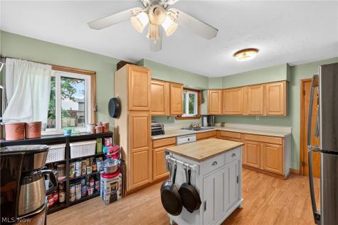 39127 Gardenside Drive Willoughby OH 44094