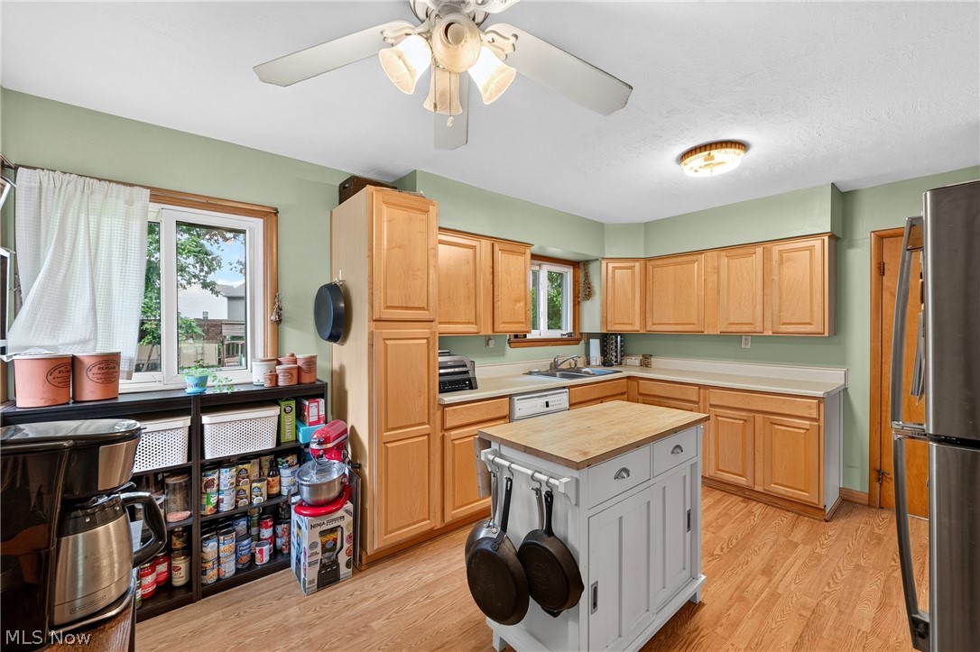39127 Gardenside Drive Willoughby OH 44094