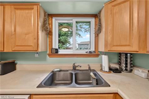39127 Gardenside Drive Willoughby OH 44094