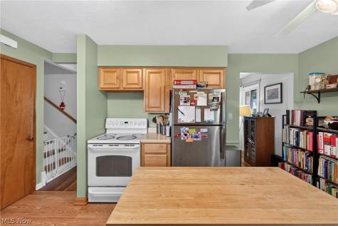 39127 Gardenside Drive Willoughby OH 44094