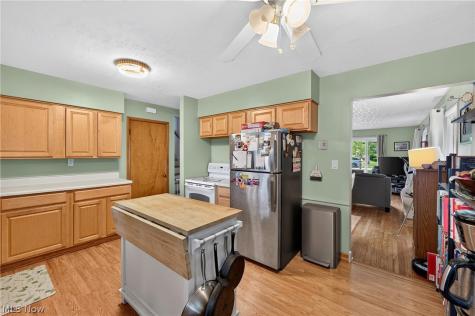 39127 Gardenside Drive Willoughby OH 44094
