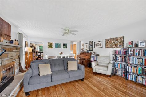 39127 Gardenside Drive Willoughby OH 44094