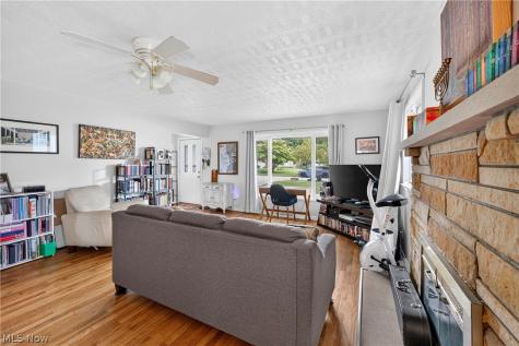 39127 Gardenside Drive Willoughby OH 44094