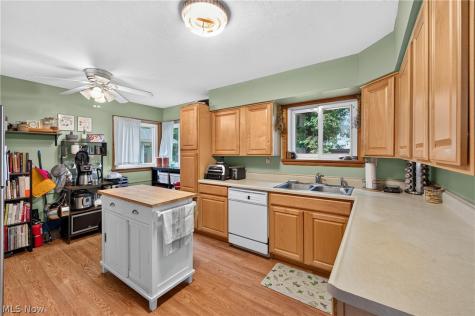 39127 Gardenside Drive Willoughby OH 44094