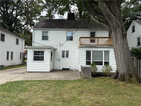 2327 Loyola Road University Heights OH 44118
