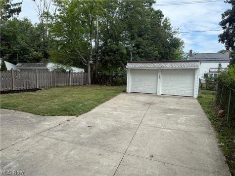 2327 Loyola Road University Heights OH 44118