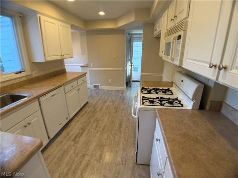 2327 Loyola Road University Heights OH 44118