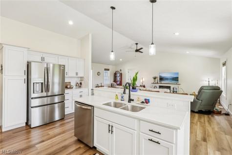 533 E Lakewood Drive Canal Fulton OH 44614