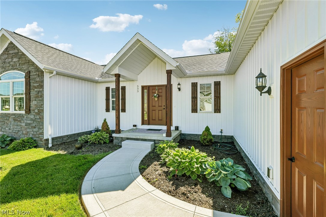 533 E Lakewood Drive Canal Fulton OH 44614