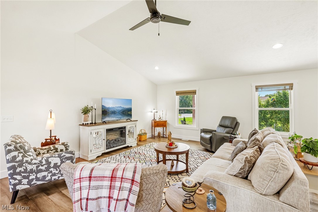 533 E Lakewood Drive Canal Fulton OH 44614