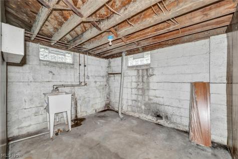 3943 Palm Avenue Lorain OH 44055