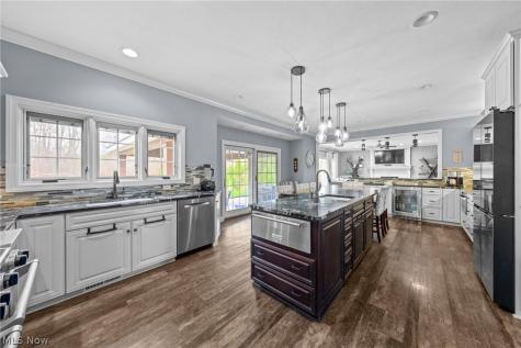 6678 Winston Lane Solon OH 44139