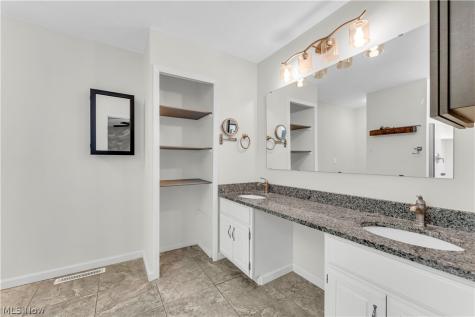 16543 Peppergrass Circle Strongsville OH 44136