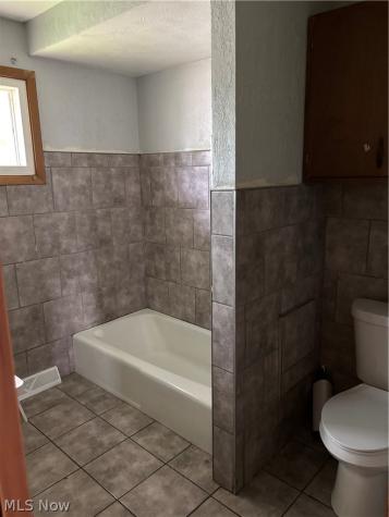 24401 Russell Avenue Euclid OH 44123