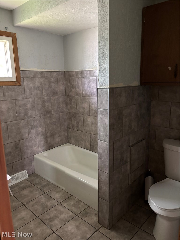 24401 Russell Avenue Euclid OH 44123
