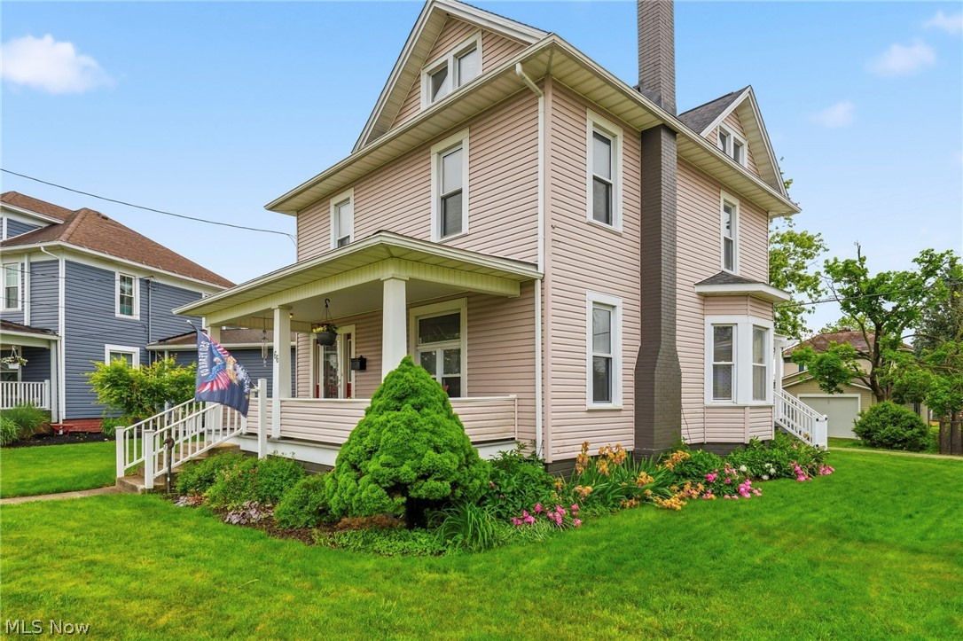 66 4th Street NE Carrollton OH 44615