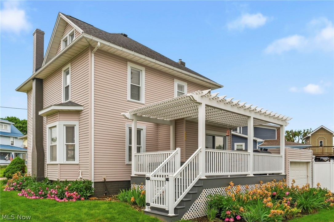 66 4th Street NE Carrollton OH 44615