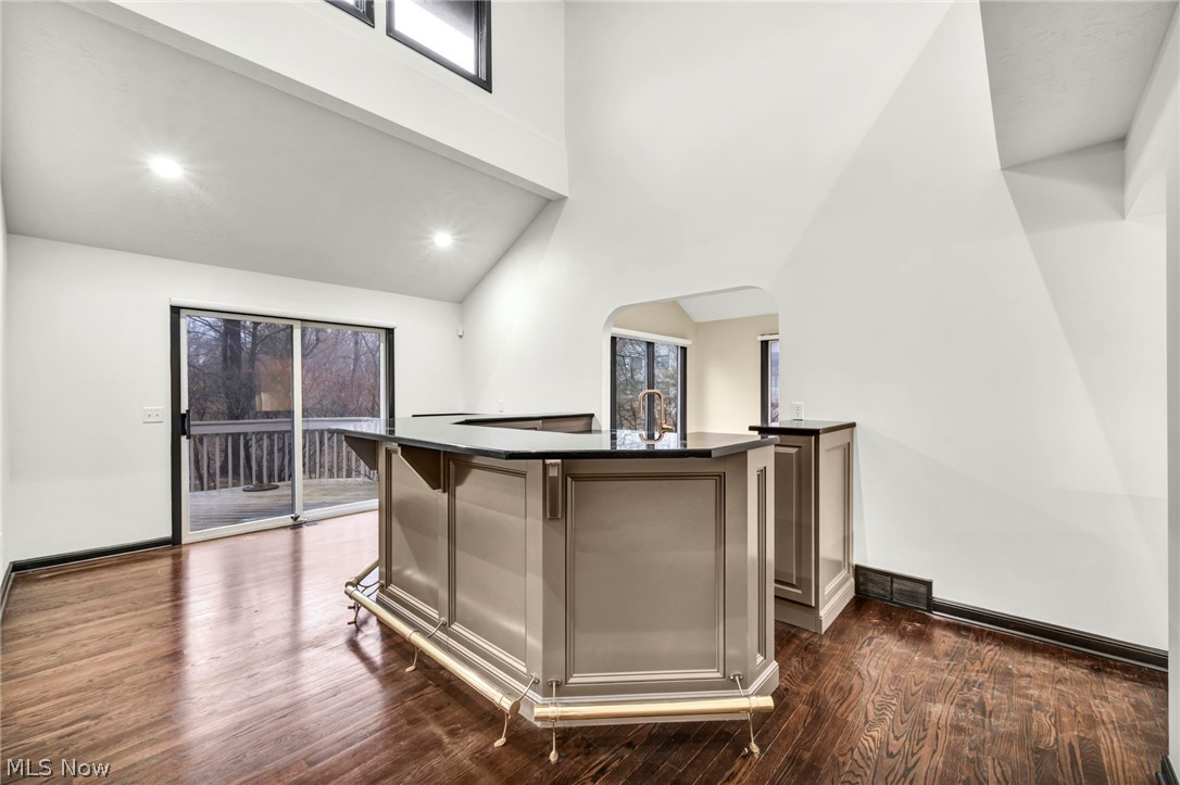 2 Salem Court Beachwood OH 44122