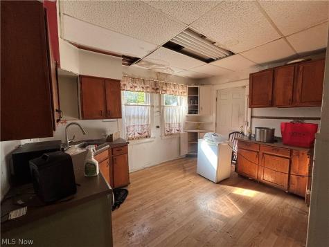 462 Eddy Road Cleveland OH 44108