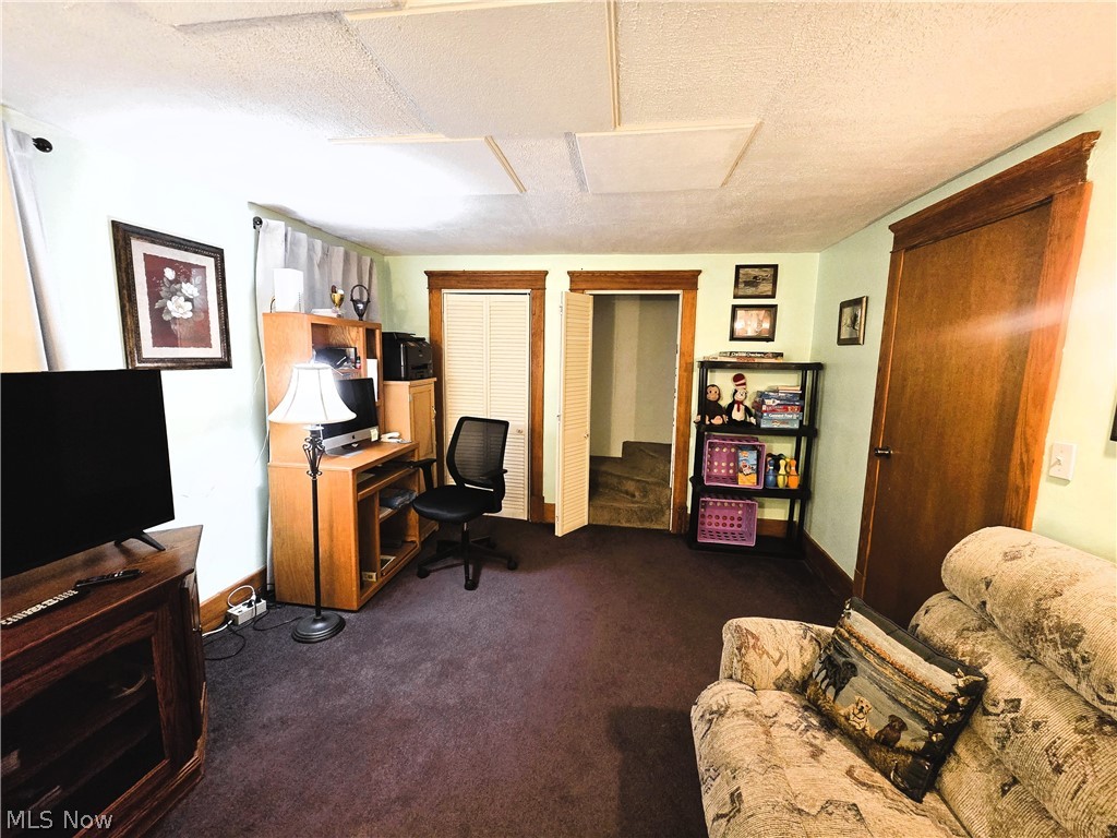 80 Smithsonian Street Girard OH 44420