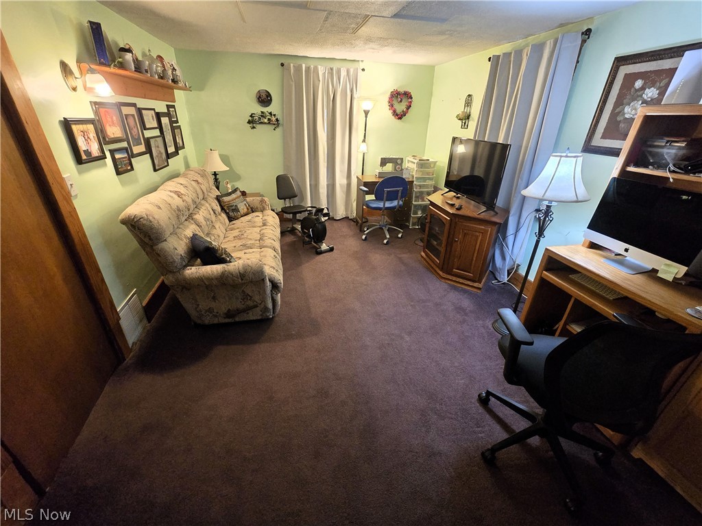 80 Smithsonian Street Girard OH 44420