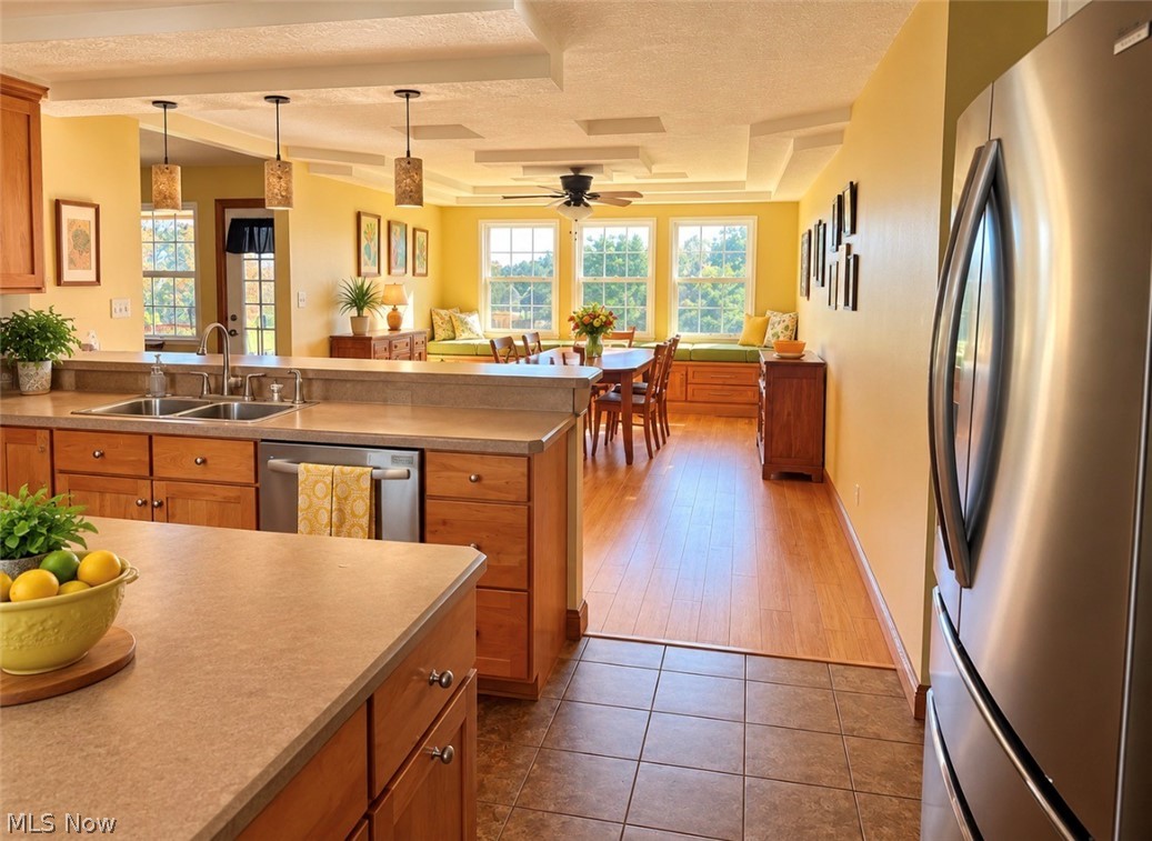 1960 Dietz Lane Zanesville OH 43701