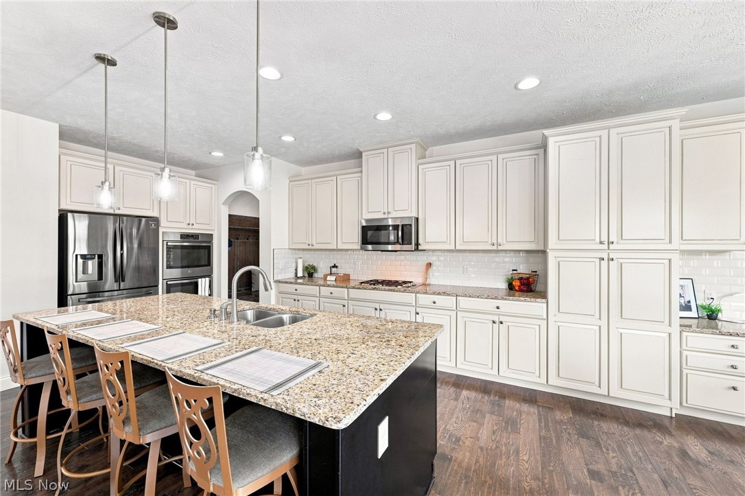 38482 Deepdale Court Avon OH 44011