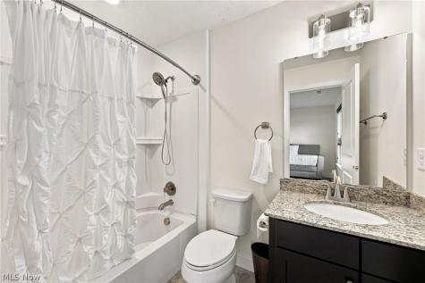38482 Deepdale Court Avon OH 44011