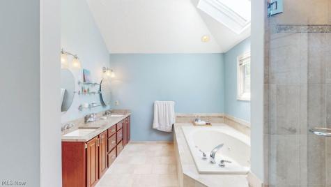 37173 Oneill Drive Solon OH 44139