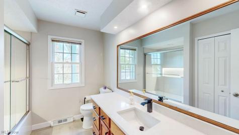 37173 Oneill Drive Solon OH 44139