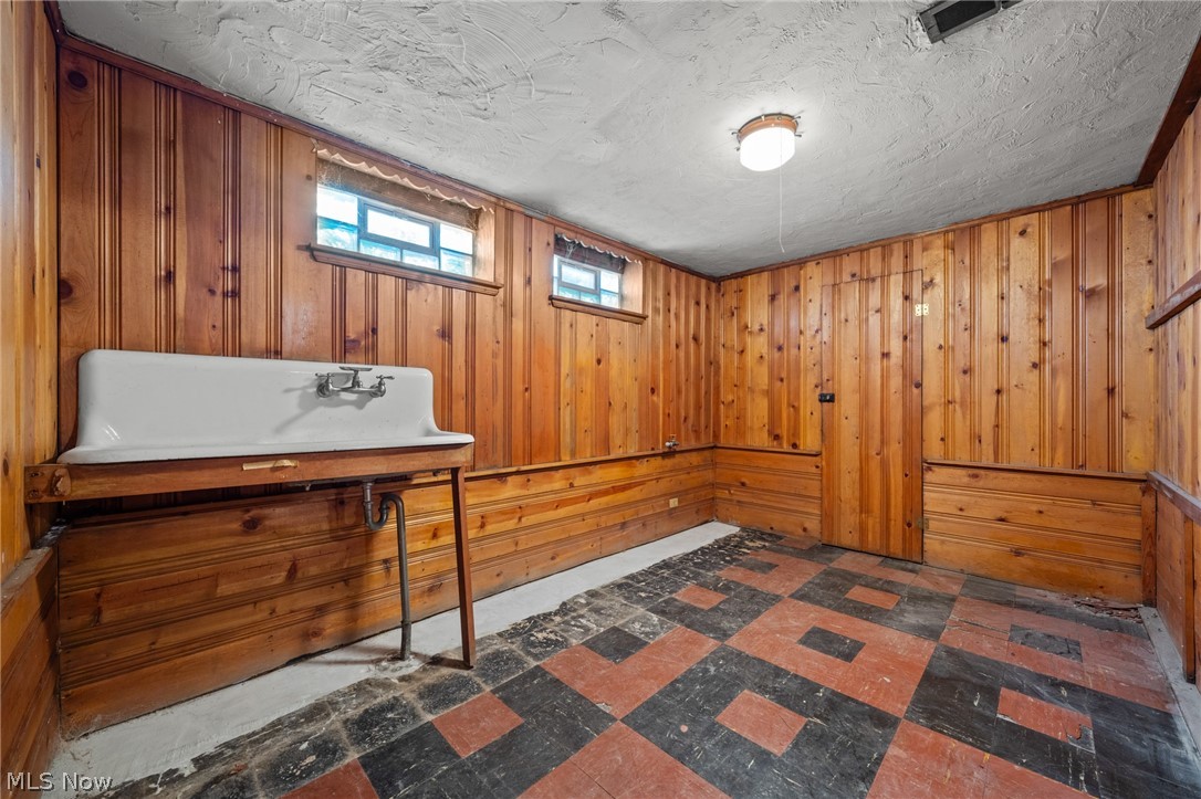 2558 Canterbury Road Cleveland Heights OH 44118