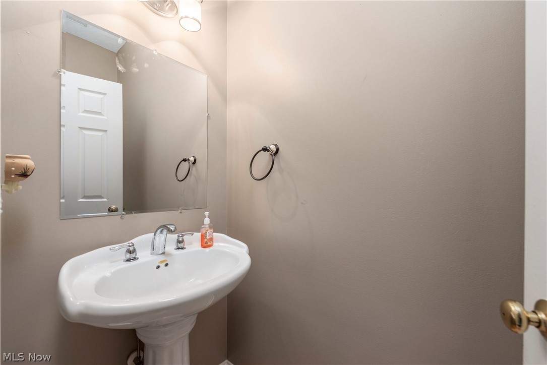 33958 Crown Colony Drive Avon OH 44011