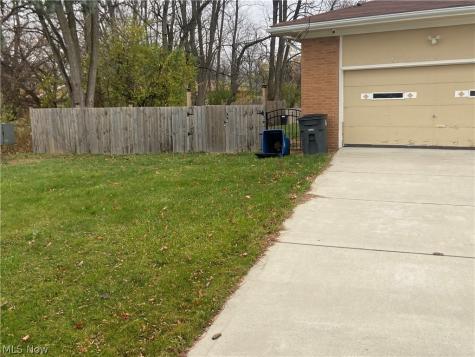 16307 Highview Drive Cleveland OH 44128