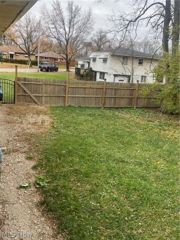 16307 Highview Drive Cleveland OH 44128