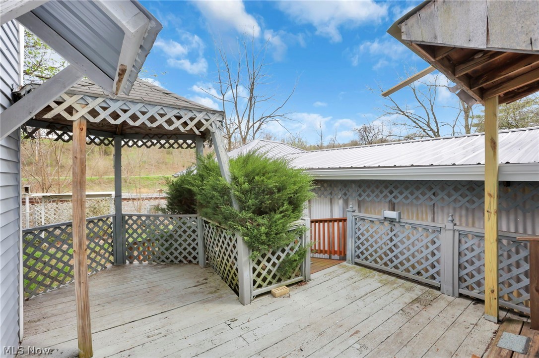 140 S Valley Street Corning OH 43730