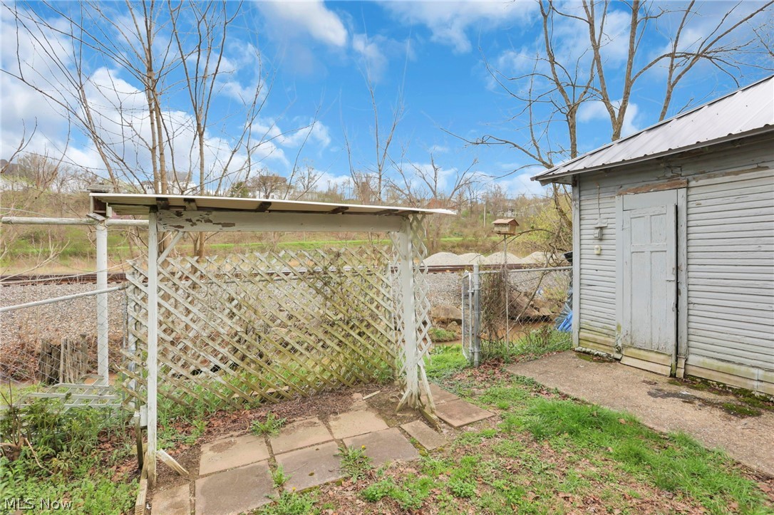 140 S Valley Street Corning OH 43730