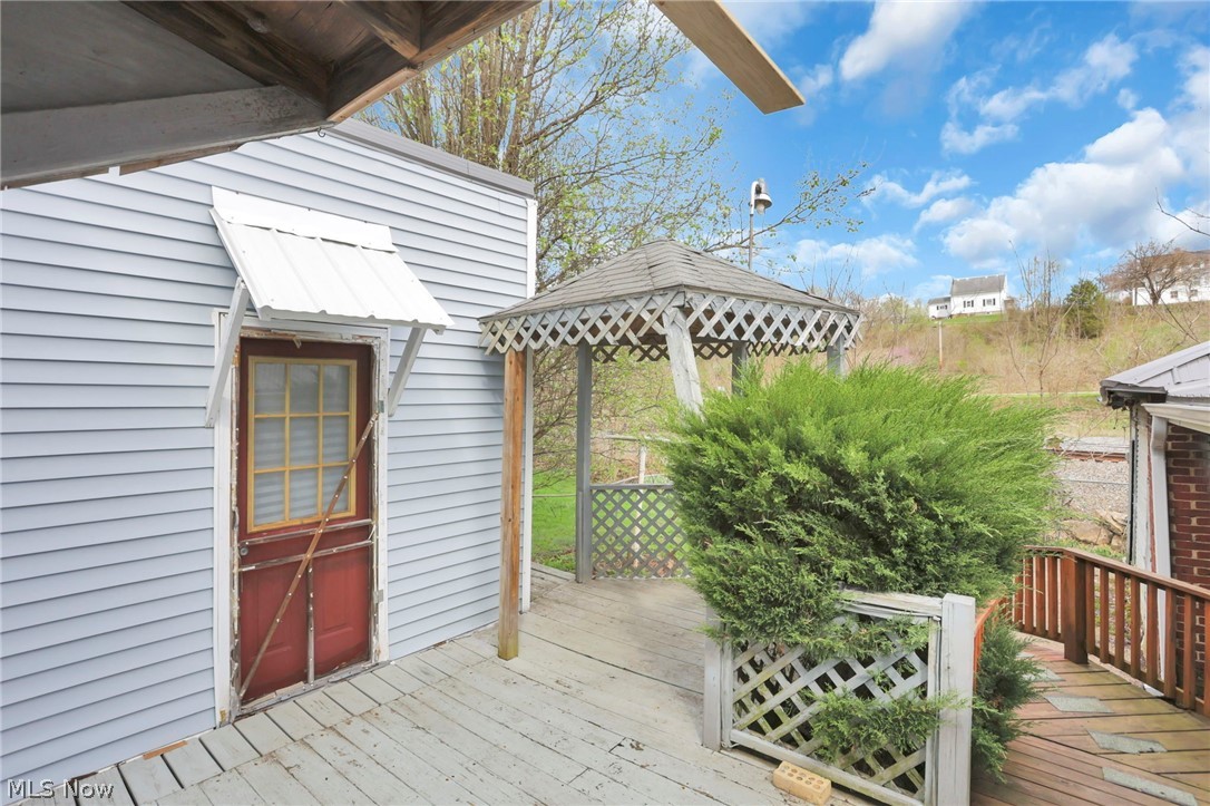 140 S Valley Street Corning OH 43730