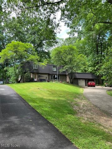 1009 Genoa Avenue NW Massillon OH 44646