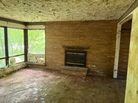 2033 Scenic Way Akron OH 44312