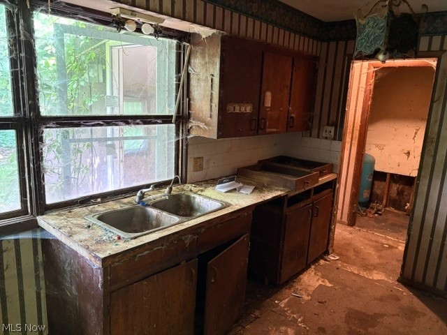 2033 Scenic Way Akron OH 44312