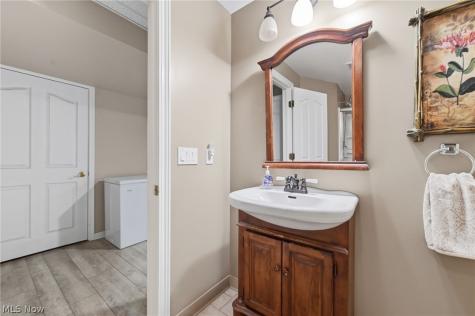 18643 Comstock Circle Middleburg Heights OH 44130