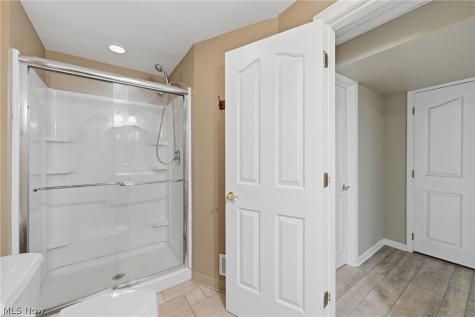 18643 Comstock Circle Middleburg Heights OH 44130