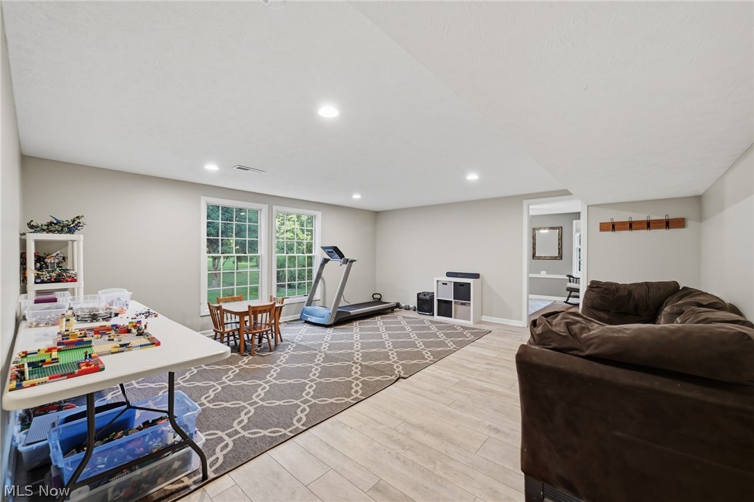 18643 Comstock Circle Middleburg Heights OH 44130
