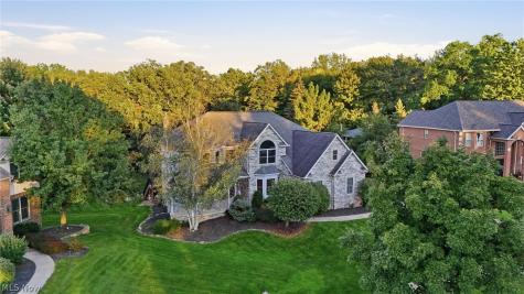 18643 Comstock Circle Middleburg Heights OH 44130