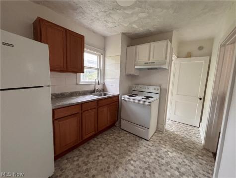 689 Brown Street Akron OH 44311