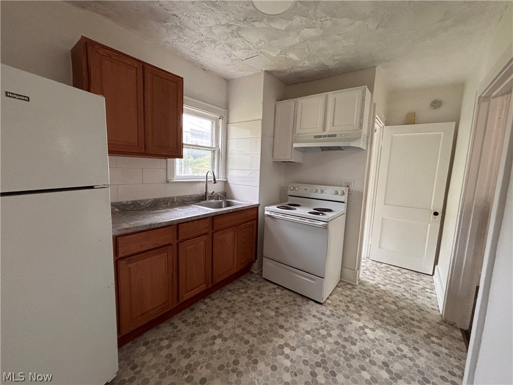 689 Brown Street Akron OH 44311