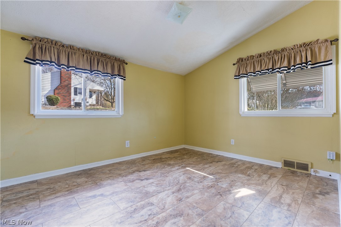 4352 W Hohman Circle New Franklin OH 44319