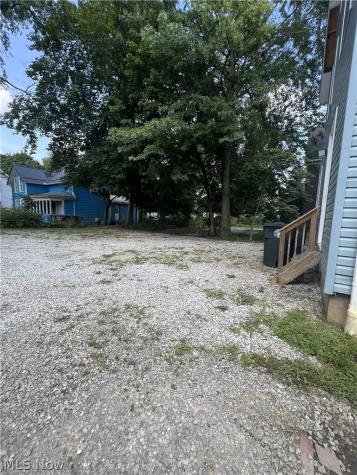 454 Kling Street Akron OH 44311