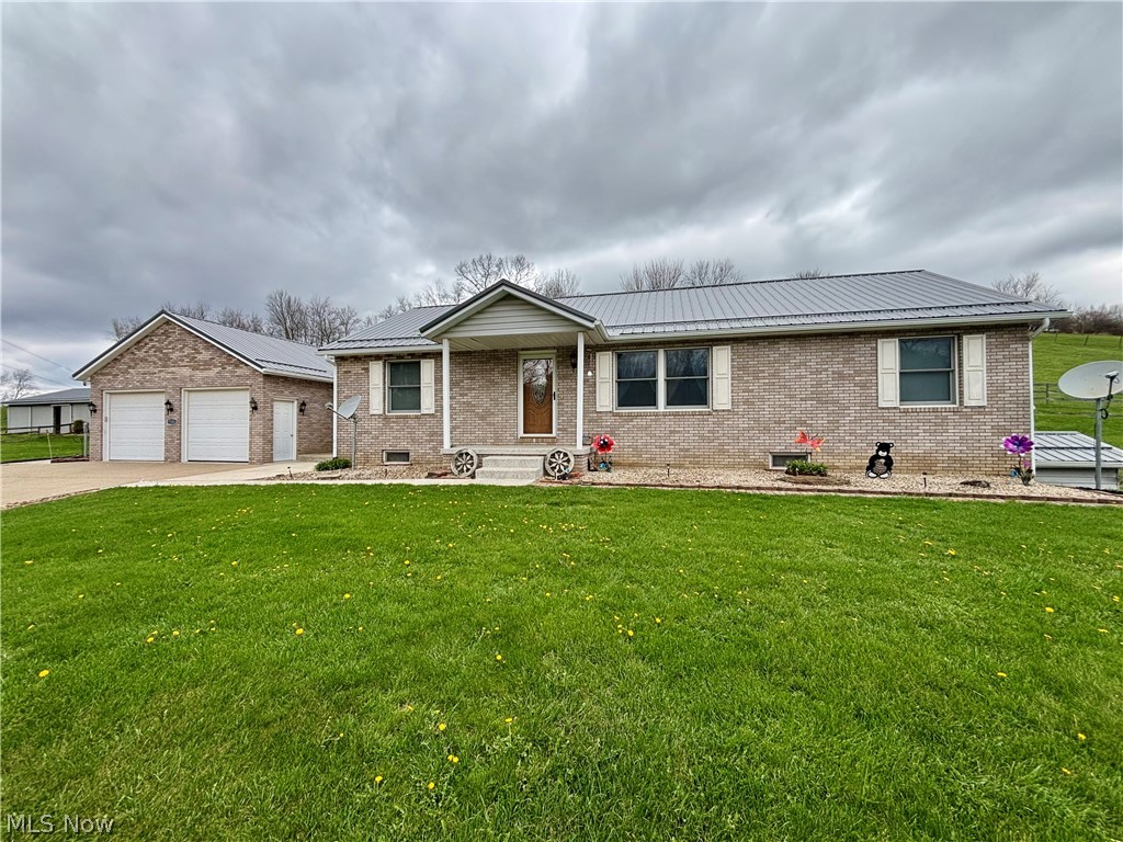 7231 Bluebird Road NW East Canton OH 44730