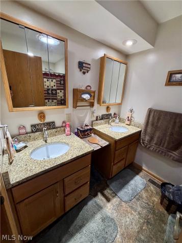 7231 Bluebird Road NW East Canton OH 44730